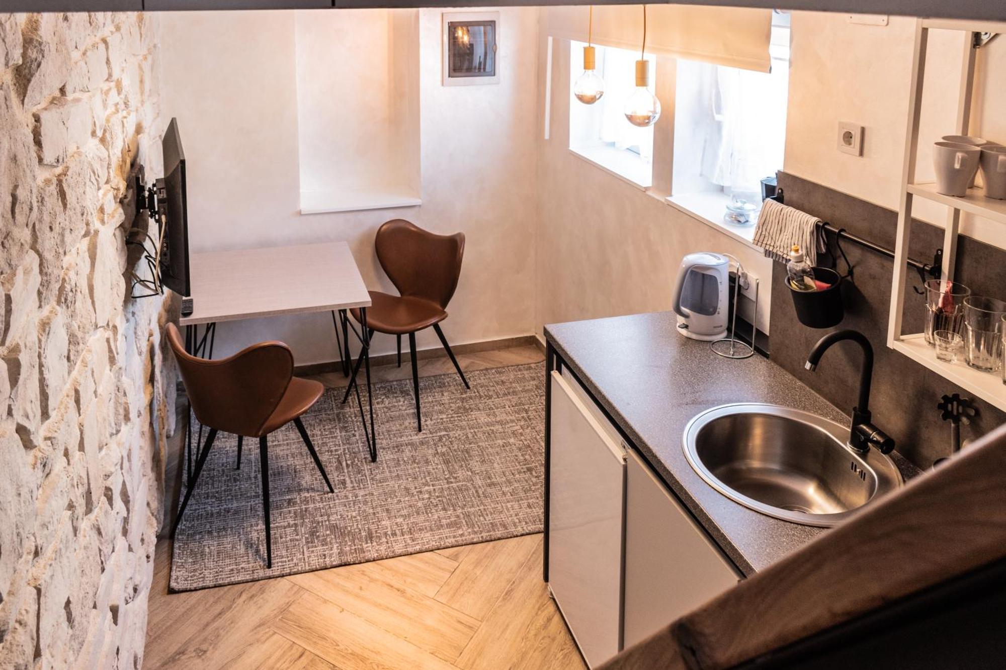 L&B Amphitheater Apartments พูลา ภายนอก รูปภาพ
